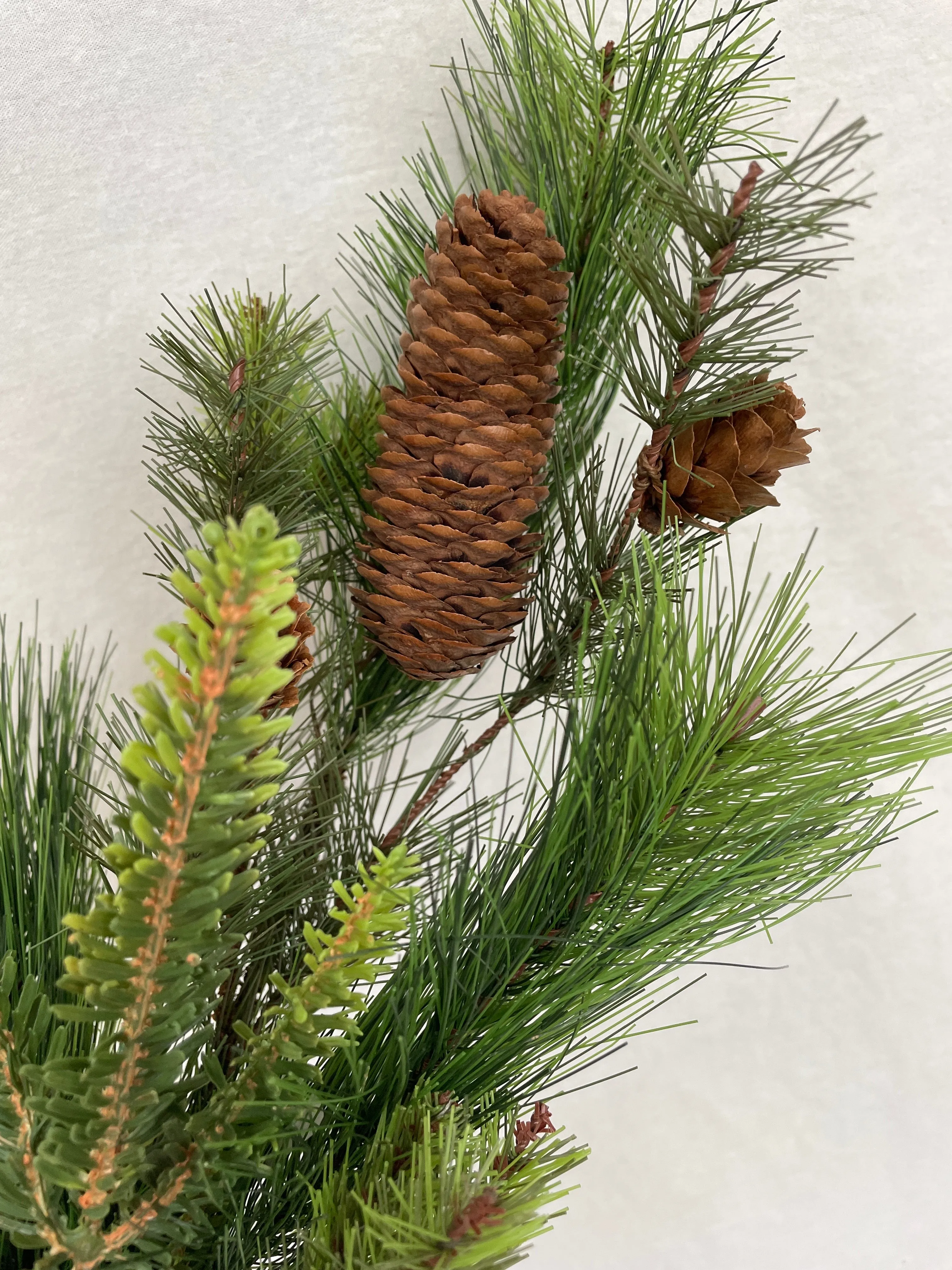 Pine Cone Evergreen Mix Pick