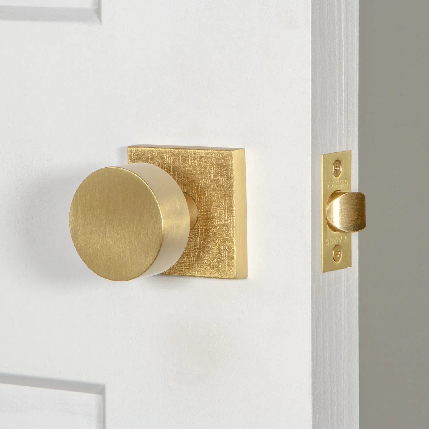 Quadrato Linen Rosette with Circolo Knob in Satin Brass