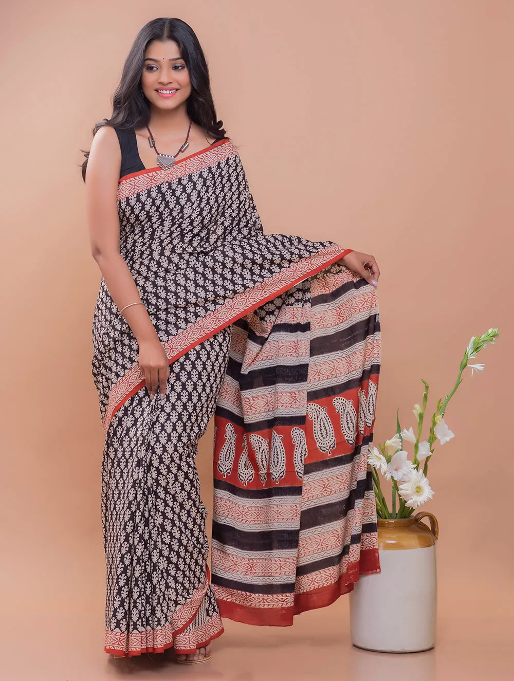 Summer Classics. Bagru Block Printed Mulmul Cotton Saree - Geometric Leaf Motif