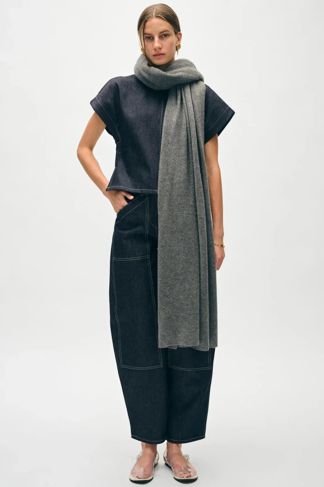 White   Warren - Cashmere Travel Wrap (graphite heather)